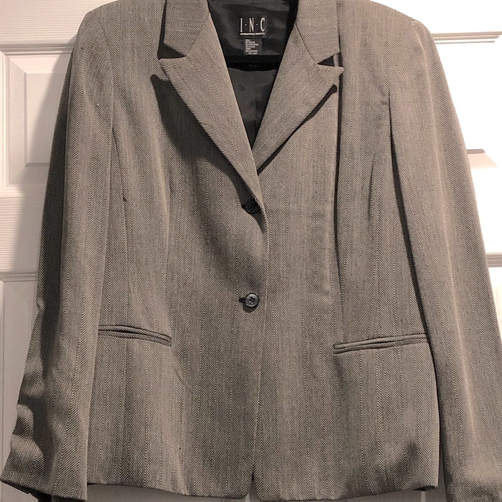 INC blazer, black/white patterned , like new!